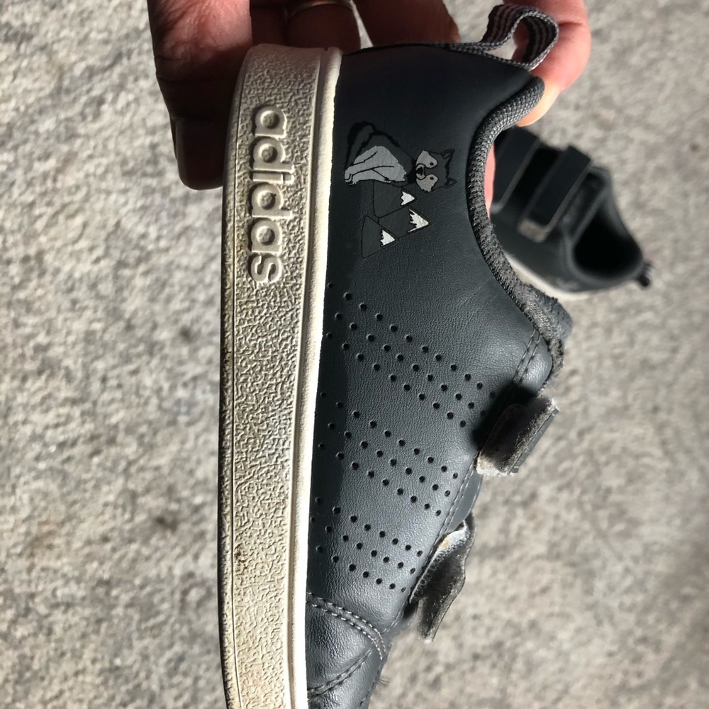 Boys adidas sneakers. Toddler size 9. Dark grey. - Picture 6 of 10